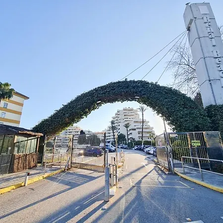 Beautiful In Benalbeach * 贝纳尔马德纳